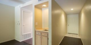 Stunning Updated 2BD/2BA Condo in Signal Hill AVAILABLE FOR IMMEDIATE MOVE IN Gallery 6