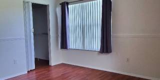 Beautiful 2-Bedroom, 3-Bathroom Townhome in Brandon Gallery 9