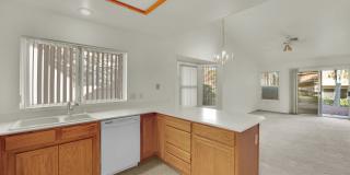 A Must See!!! Beautiful 2/2 home!!! Summerlin!! Gallery 5