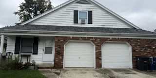 Spacious and quiet Duplex in Great BG Location Gallery 1