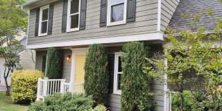 Woodlake ~ Walk to the lake! Gallery 1