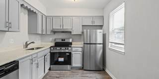 Summer Special! Spacious Updated 3BR Townhome + $250 Off First Month’s Rent Gallery 1