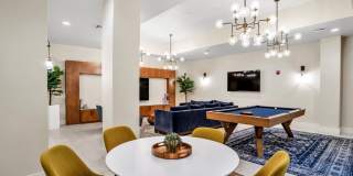 400 North Gallery 11