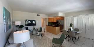 4050 NE 12th Ter Gallery 1