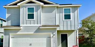 2356 SF in New Braunfels - 4 BR/ 2.5 BA + GAME ROOM - Morningside Trails! Gallery 1