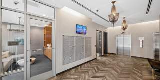 Luxe on Chicago Gallery 51