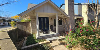 Charming 3BR condo in Austin Gallery 1