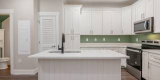 Spacious 3 Bedroom Townhouse with Community Pool! Gallery 12