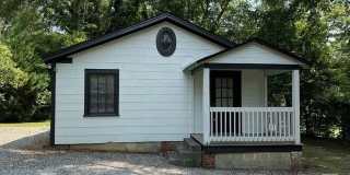 1983 S Lumpkin Street Gallery 1