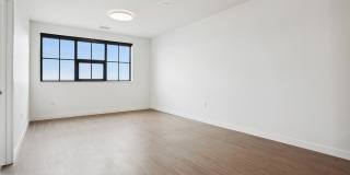 The Deveraux Gallery 44