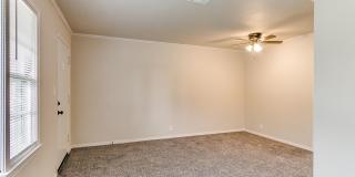 Beautiful updated home in The Village - 2 bed 1 bath Gallery 5