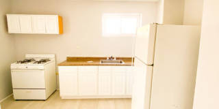 Spacious 2 bed/1 bath Apartment Just South of Cherokee! Spacious 2 bed/1 bath Apartment Just South of Cherokee! Gallery 1