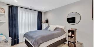 809 Lee Street Gallery 15