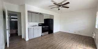 1723 Moffett Street Gallery 1