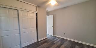 Charming 3 bedroom ranch Gallery 9