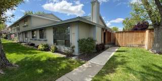 Adorable townhome in the desirable Woodside-Sparks community! Gallery 1