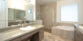 11826 SW 13th Ct Gallery 16