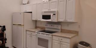 Executive 2 bedroom/ 2 bath condo Gallery 8