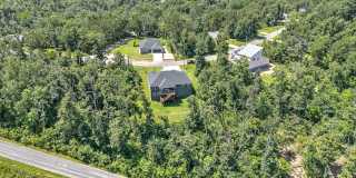 Modern 3-Bedroom Bella Vista Home with Bonus Room and Tiered Deck Gallery 38