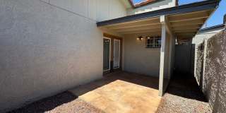 Bright & Spacious 2 Bedroom Condo with Vaulted Ceilings in Phoenix Gallery 18