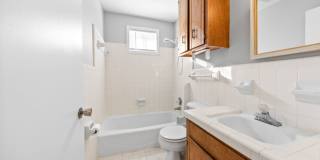 Cozy Two Bedroom Apartment Gallery 50