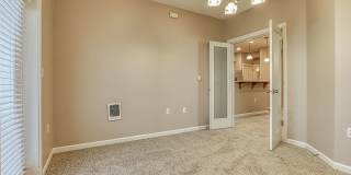 Beautiful Ground Level 1+br Condo ** Water/Sewer/Garbage Included ** Gallery 16