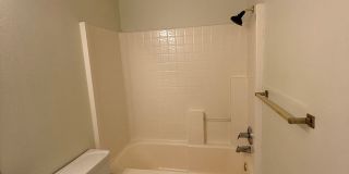 3br 2.5ba on Surrey Hills Golf Course!! Gallery 37