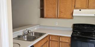 2/2.5 Townhome Mile Run Gallery 7