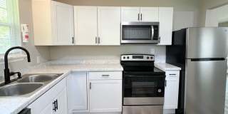 Charming Remodeled Home Off Madison Street Gallery 10