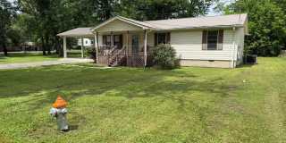 3BR Rental in Quiet Fort Oglethorpe Neighborhood – Minutes from Battlefield Parkway & Chickamauga Park | Available Now Gallery 1