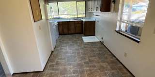 Bright 3 Bedroom 1 Bath in NW Corvallis ~ Small Dogs Welcome! Gallery 6