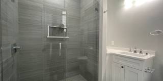 Gorgeous 4 bed in Brookline Village Gallery 15