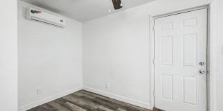 4 weeks of free rent! - Studio Near Grand Canyon University with washer/dryer! Gallery 9