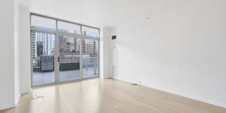 600 North Dearborn Street Gallery 7