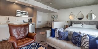 EVIVA On Cherokee Gallery 34