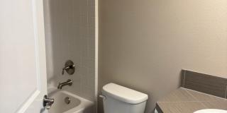 3bd/2.25ba Lake Forest Park Townhome Gallery 9