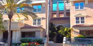 GORGEOUS TOP FLR CONDO BY CENTRAL PARK w/LAUNDRY+PATIO+2 CAR Parking Gallery 1