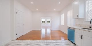 418 N Hill Avenue Gallery 1