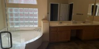 8640 Castle Hill Avenue Gallery 31