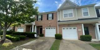 Beautiful 2 bed 2.5 bath brick townhome in Apex Gallery 1