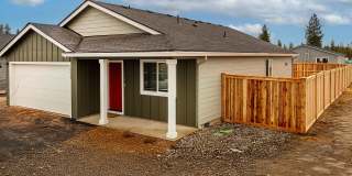 Brand New Home - 3bdrm 2.5ba - The Reserve in the Pines - La Pine, OR Gallery 1