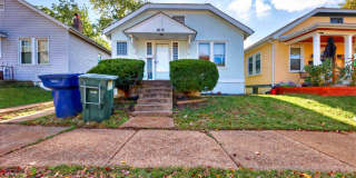 Available Aug 7th - Very nice single family home with refinished hardwood and a very large open living room. Available Aug 7th - Very nice single family home with refinished hardwood and a very large open living room. Gallery 1