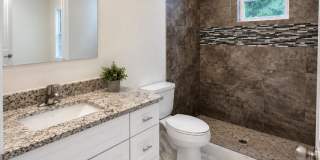 Large 4 bedroom, 3 bath, 2 car garage-MOVE IN READY! Gallery 9
