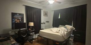 Large 4 Bedroom, 3 bathroom house near Downtown Gallery 16