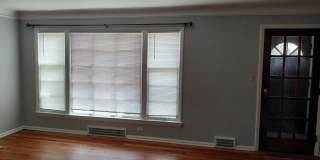 4 bedroom, 2 full bath bungalow near Cedar and Warrensville Gallery 7