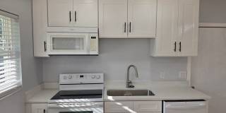 FOR RENT!!! NEWLY RENOVATED 2-BEDROOM TRIPLEX – UTILITIES INCLUDED – PRIME KISSIMMEE LOCATION! Gallery 15