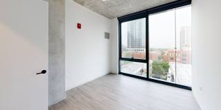 Nevéseno Gallery 105