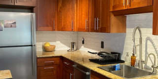 Eastlake Condo Gallery 6