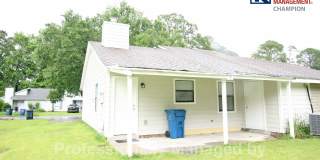Adorable 2 BD/1 BA Duplex with Covered Back Patio Gallery 14