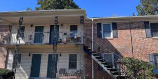 2 bedroom, 1 bath apartment in small complex on Hill Street! Walking distance to Normal Town, Downtown  UGA! Available August 2026 Gallery 1